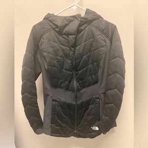 Women’s North Face large